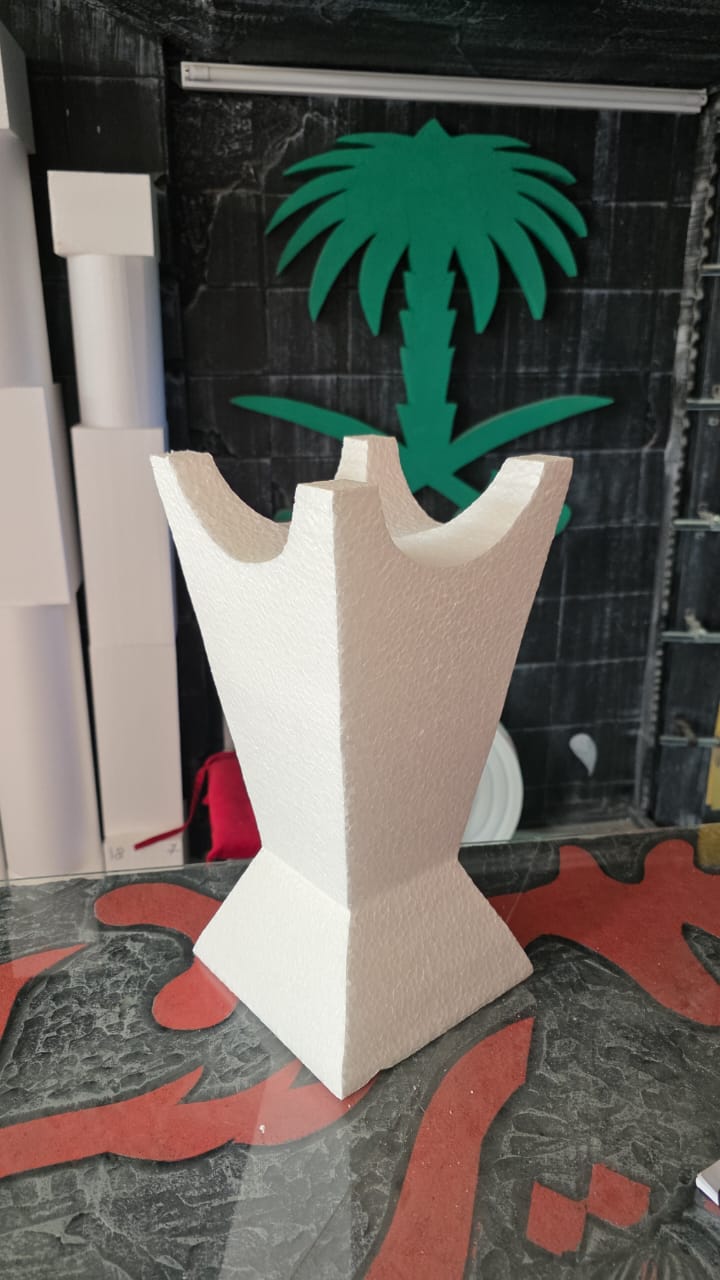 دلع الفلين صغير